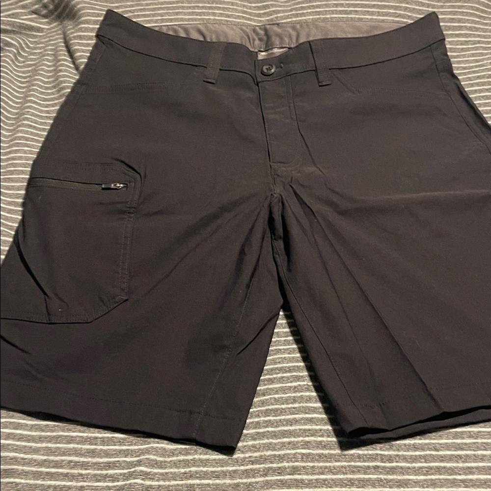 Eddie Bauer Men's Black Cargo Shorts